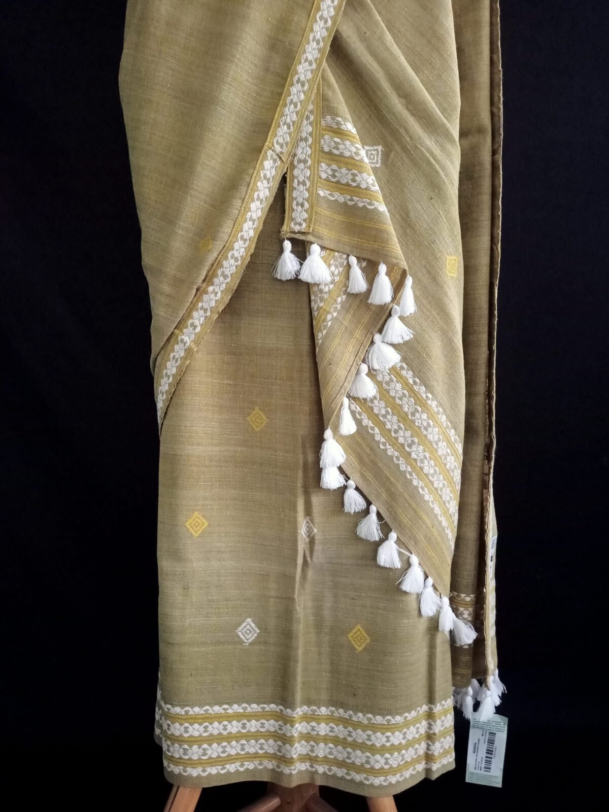 Sand Eri Natural Dye Mekhela Chador - Image 5