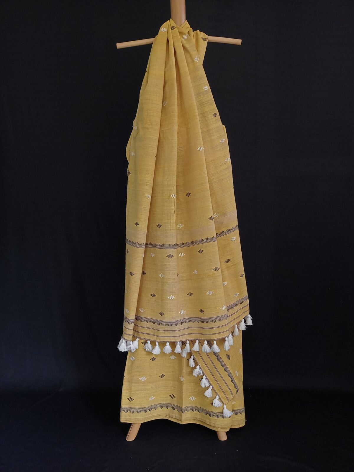 TM Yellow Eri Natural Dye Mekhela Chador - Image 6