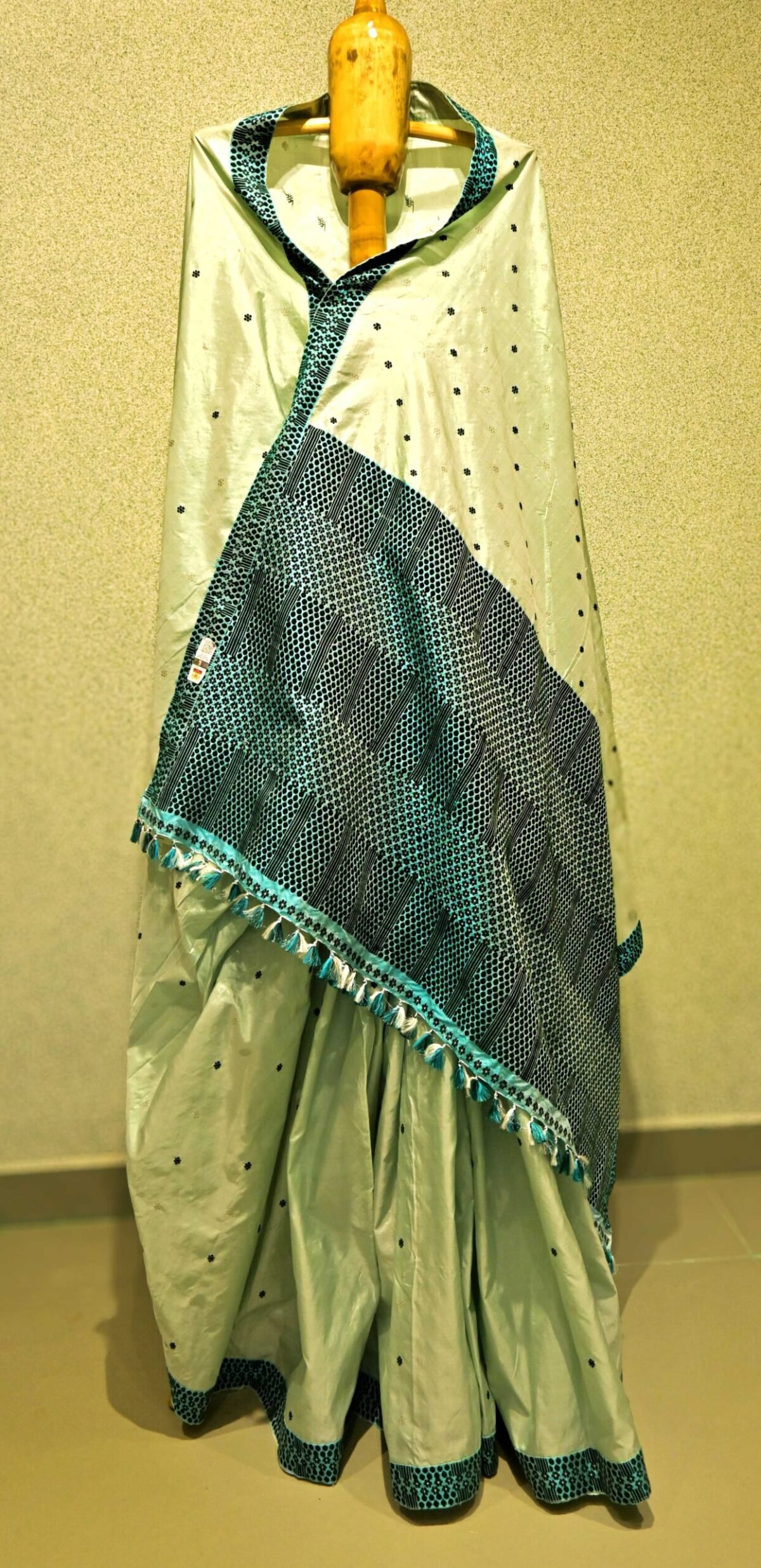 Mulberry Silk Pastel Green Saree - Image 2