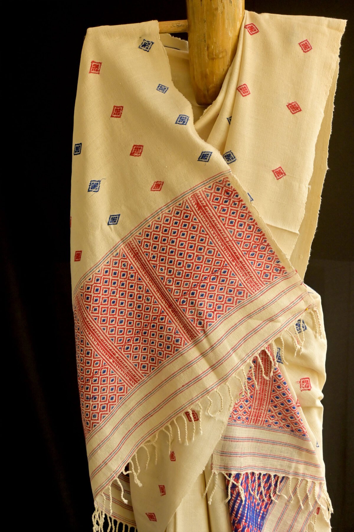 Eri Silk White Diamond Motif Mekhela Chador - Image 2