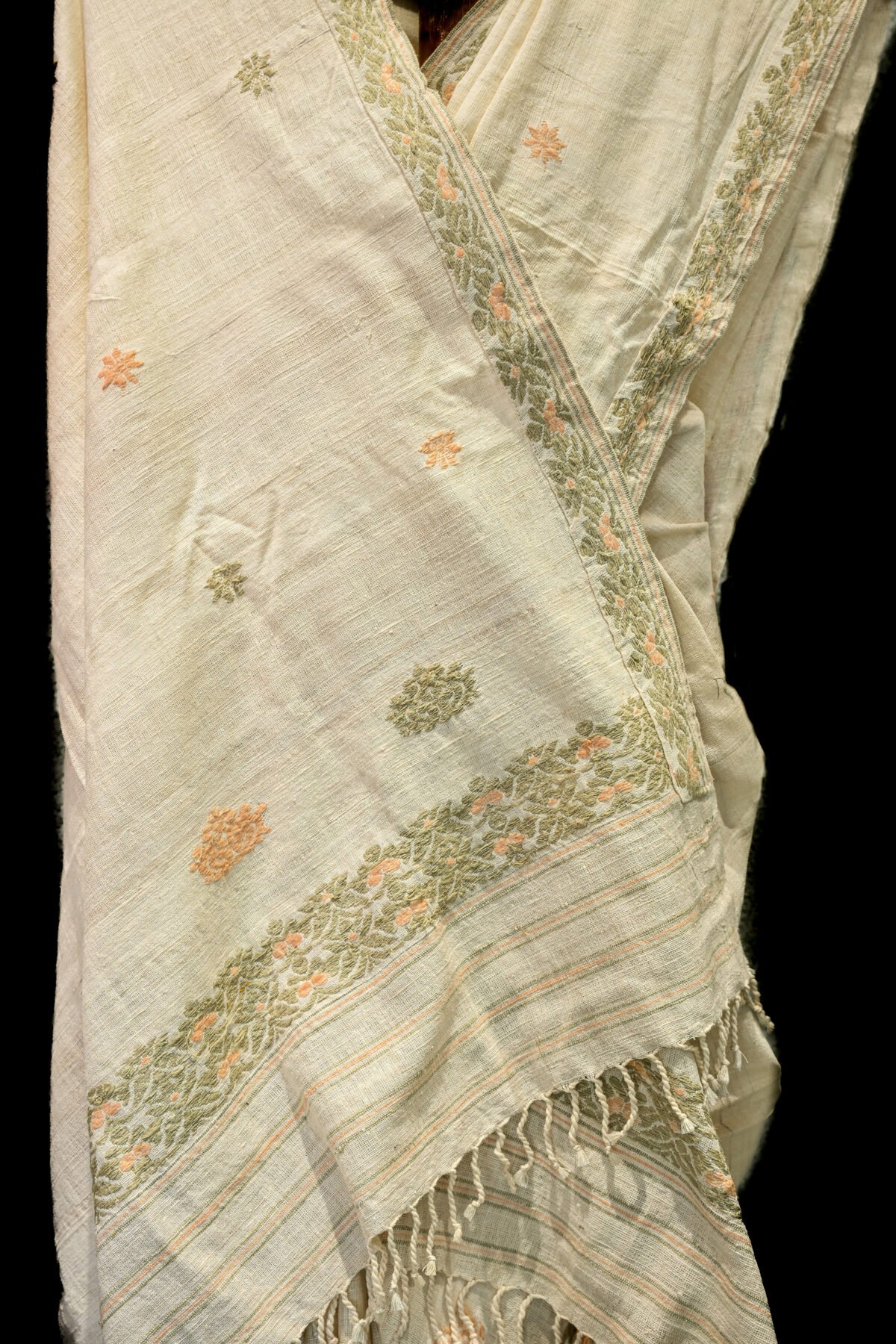 Eri Silk White Mekhela Chador - Image 4
