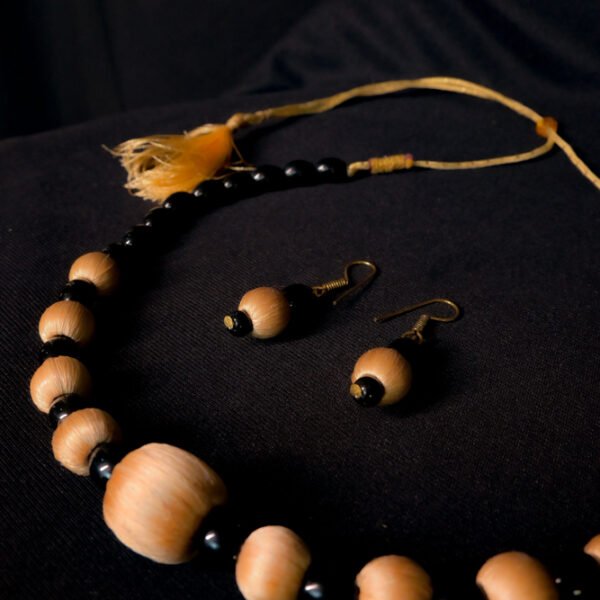 Alternative view of MUGA SILK JEWELLERY